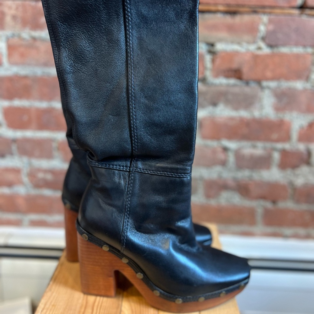 JACQUEMUS Platform Leather Boots